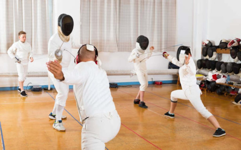Finding the Best Fencing Classes Near Me