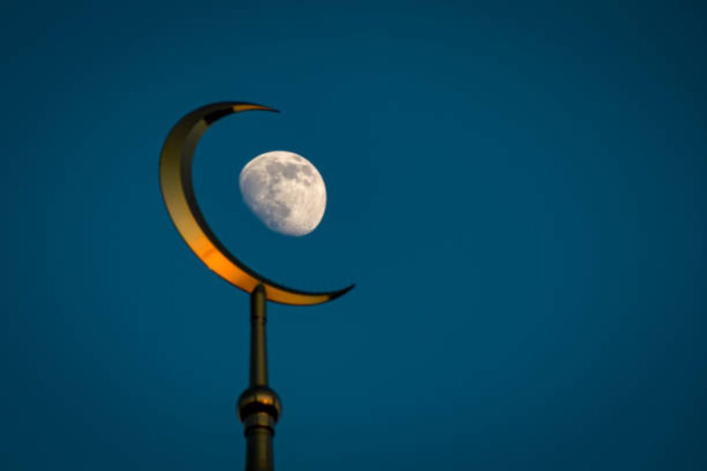 Who Wrote C Moon?