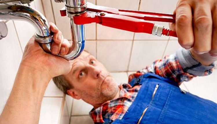 Why You Should Choose a Plumber With a License to Connect Plumbing to Your Home