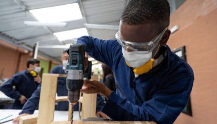 Deciding on the best Woodshop Respirator for Protection
