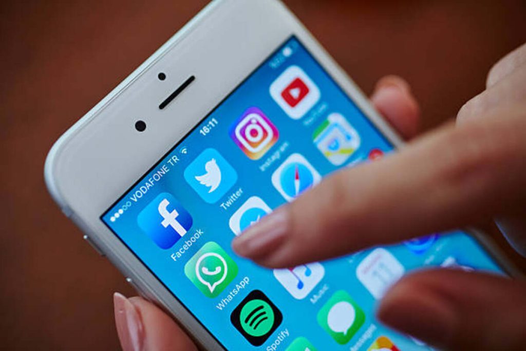 Making Engaging WhatsApp Polls intended for Groups